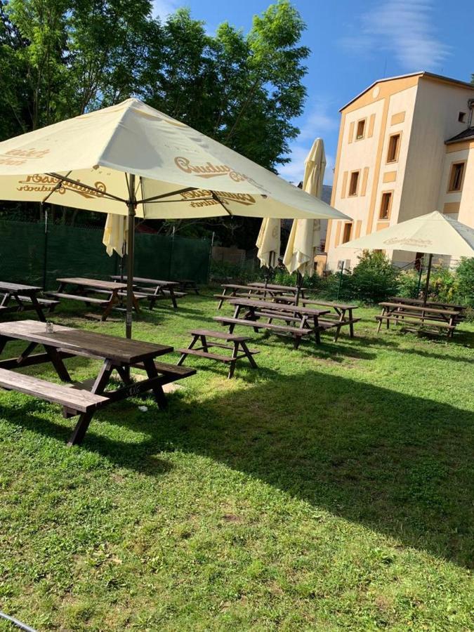 Pivovar Maly Janek - Restaurace, Penzion A Stany Jince Exterior photo